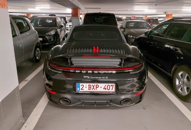 Porsche 992 Carrera 4S Cabriolet