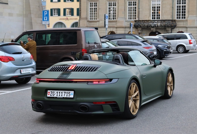 Porsche 992 Carrera 4S Cabriolet