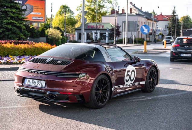 Porsche 992 Targa 4S Heritage Design Edition