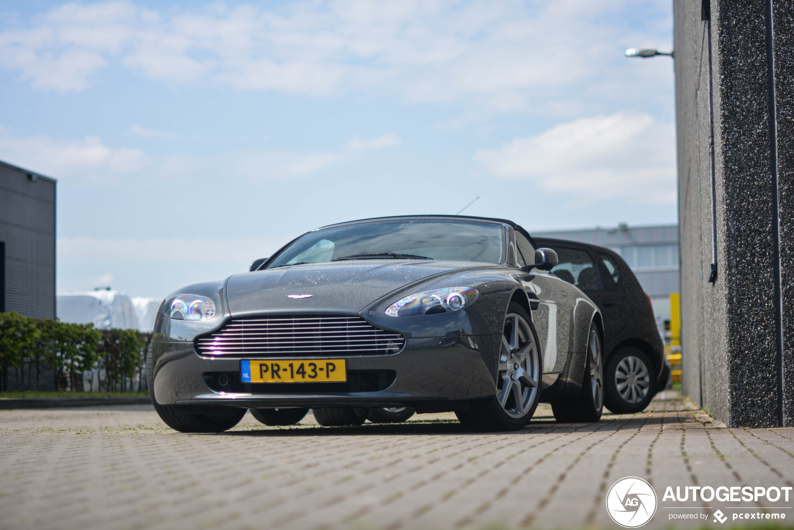 Aston Martin V8 Vantage Roadster