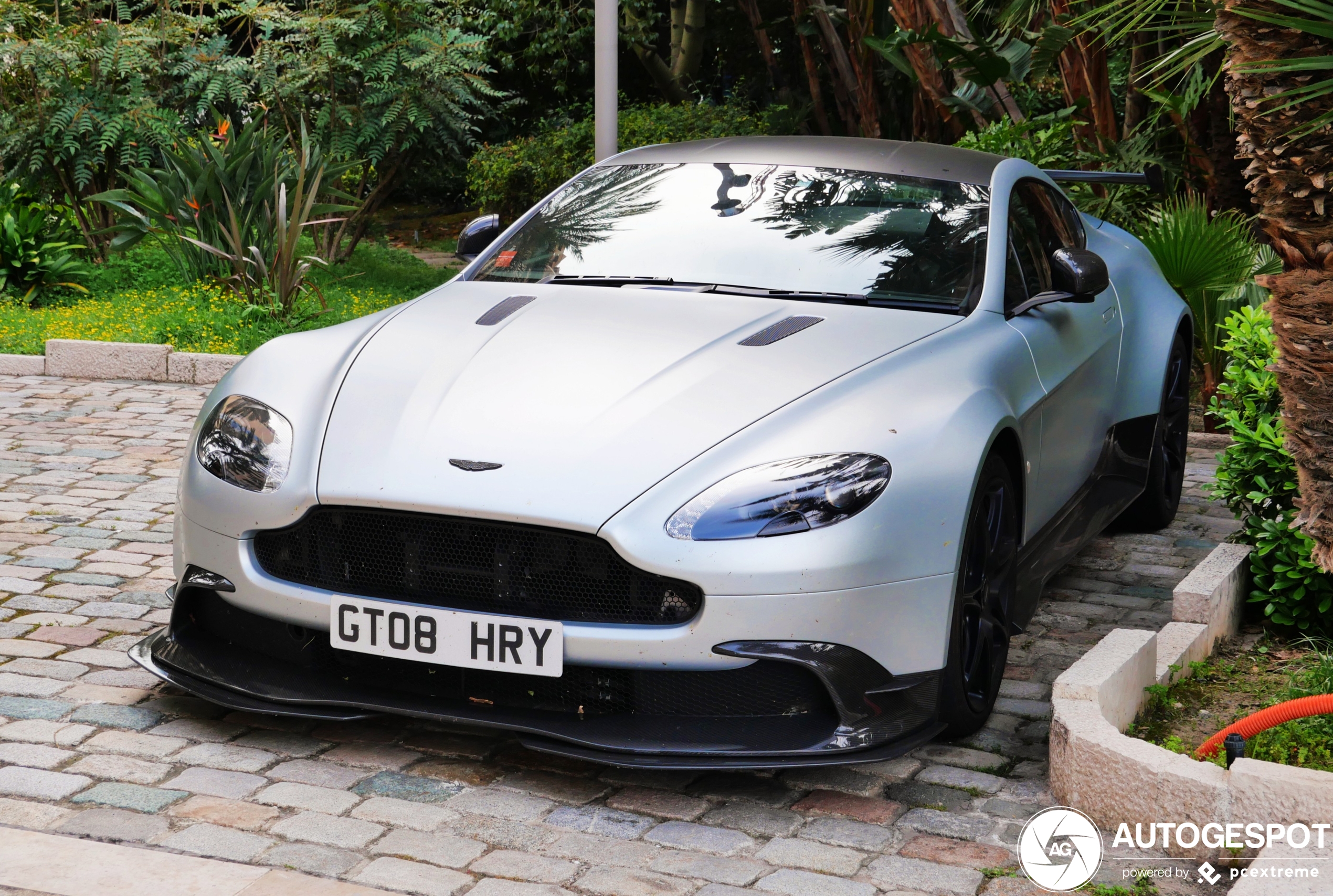 Aston Martin Vantage GT8