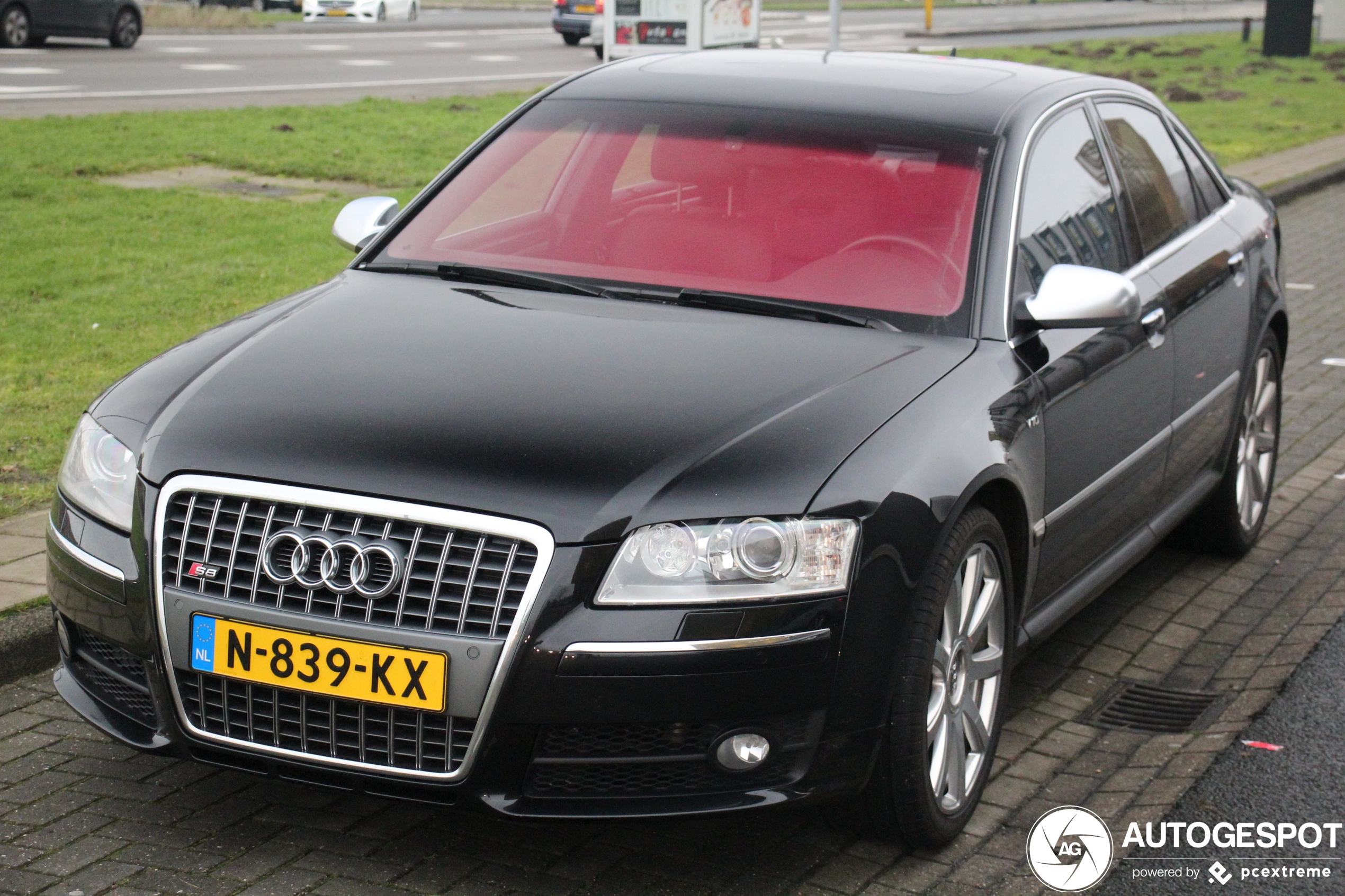 Audi S8 D3