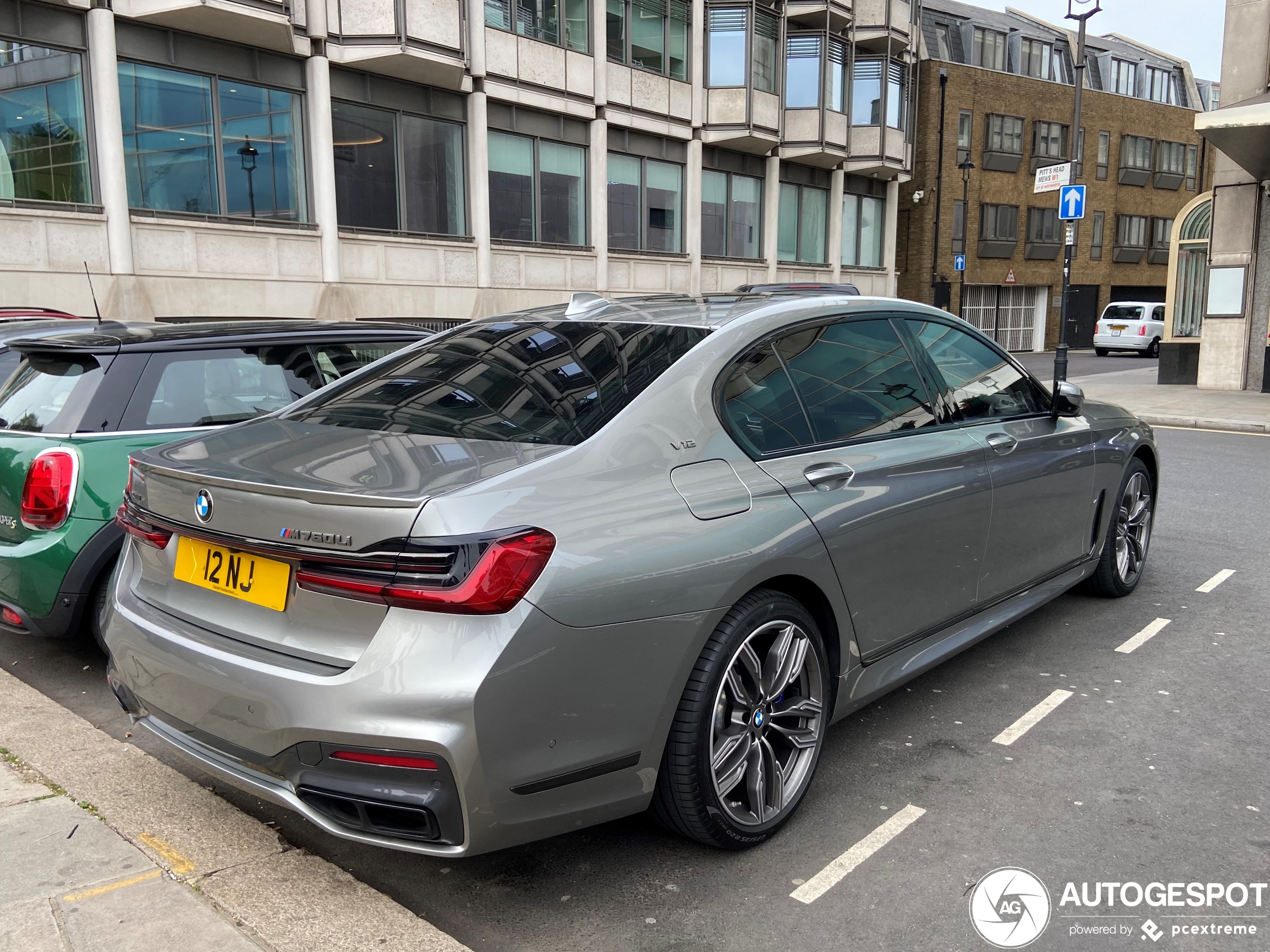 BMW M760Li xDrive 2019