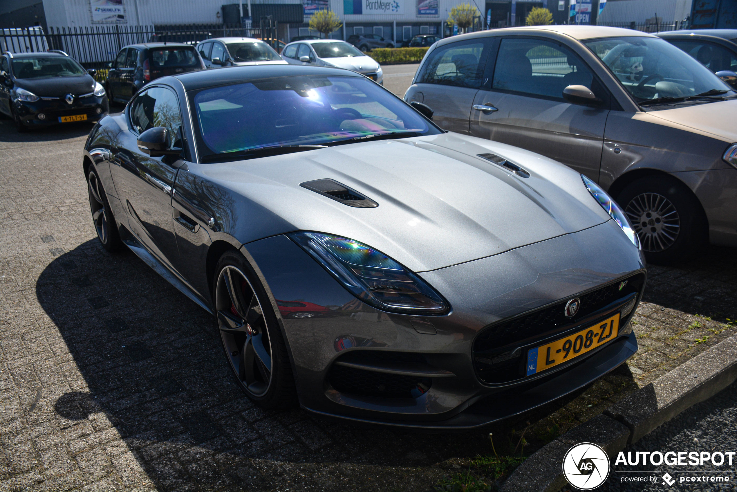 Jaguar F-TYPE R Coupé 2017