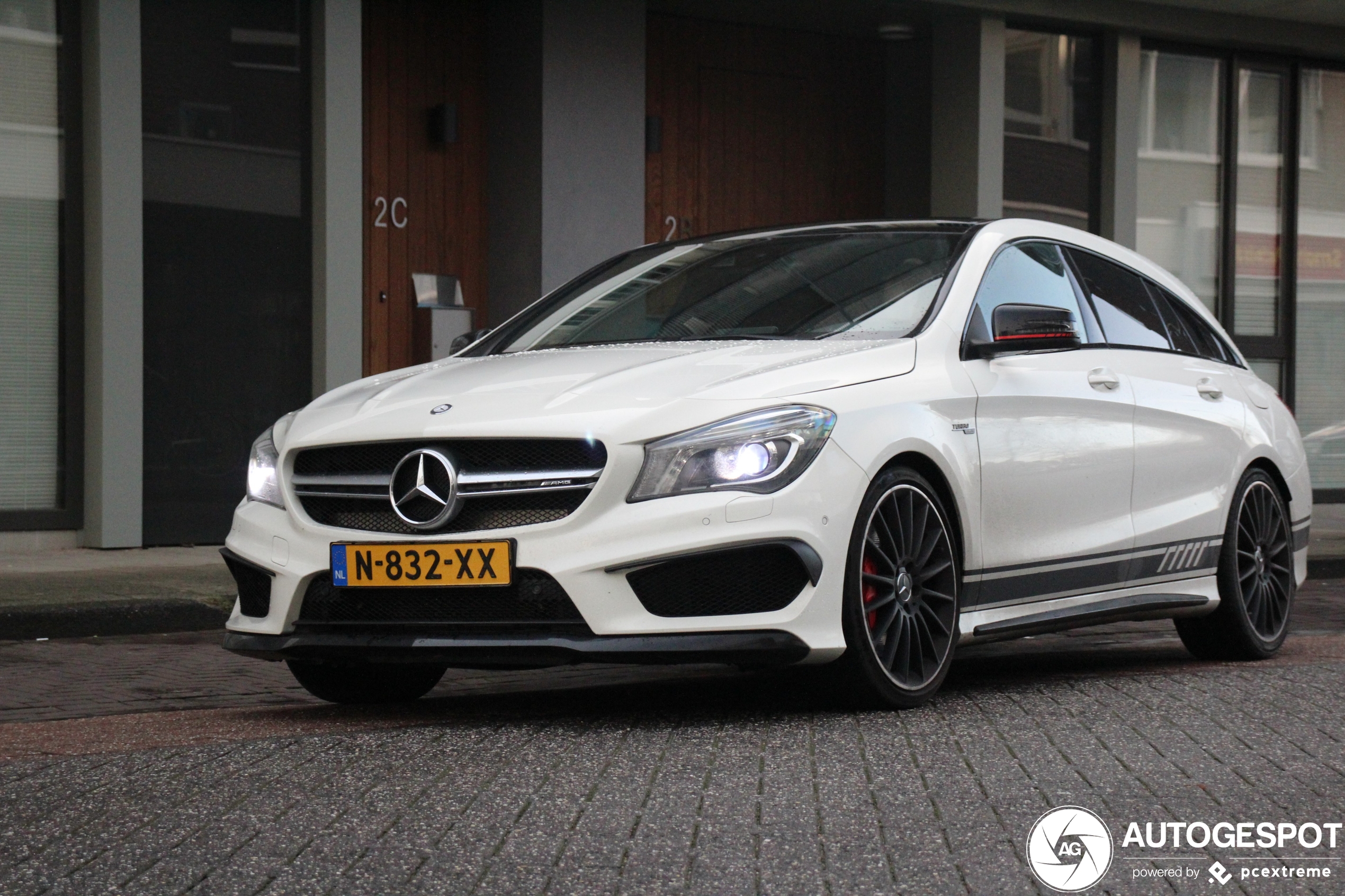 Mercedes-Benz CLA 45 AMG Shooting Brake