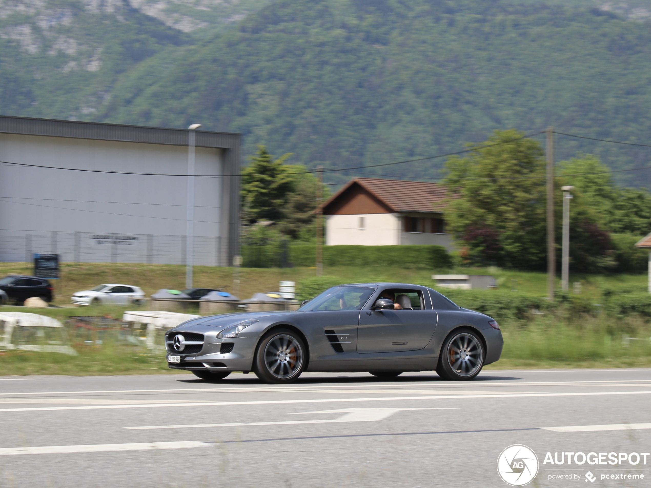 Mercedes-Benz SLS AMG