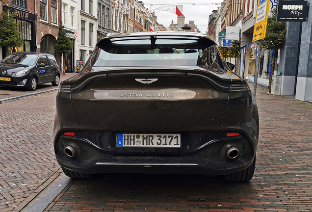 Aston Martin DBX