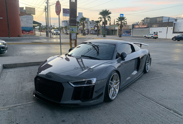 Audi R8 V10 Plus 2015