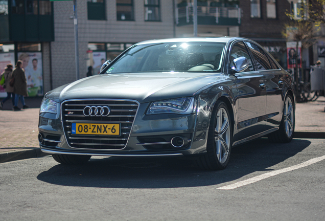 Audi S8 D4