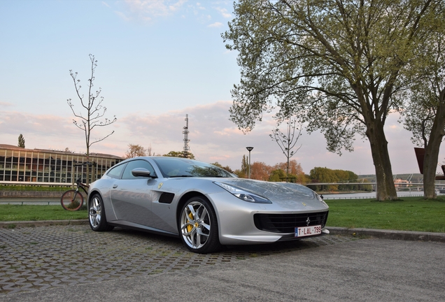 Ferrari GTC4Lusso T