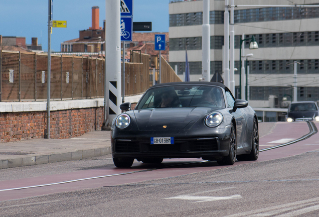 Porsche 992 Carrera 4S Cabriolet