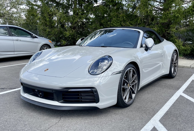 Porsche 992 Carrera 4S Cabriolet