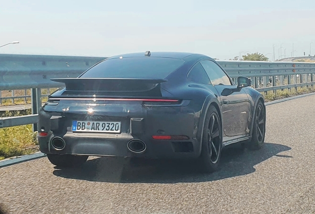 Porsche 992 Dakar