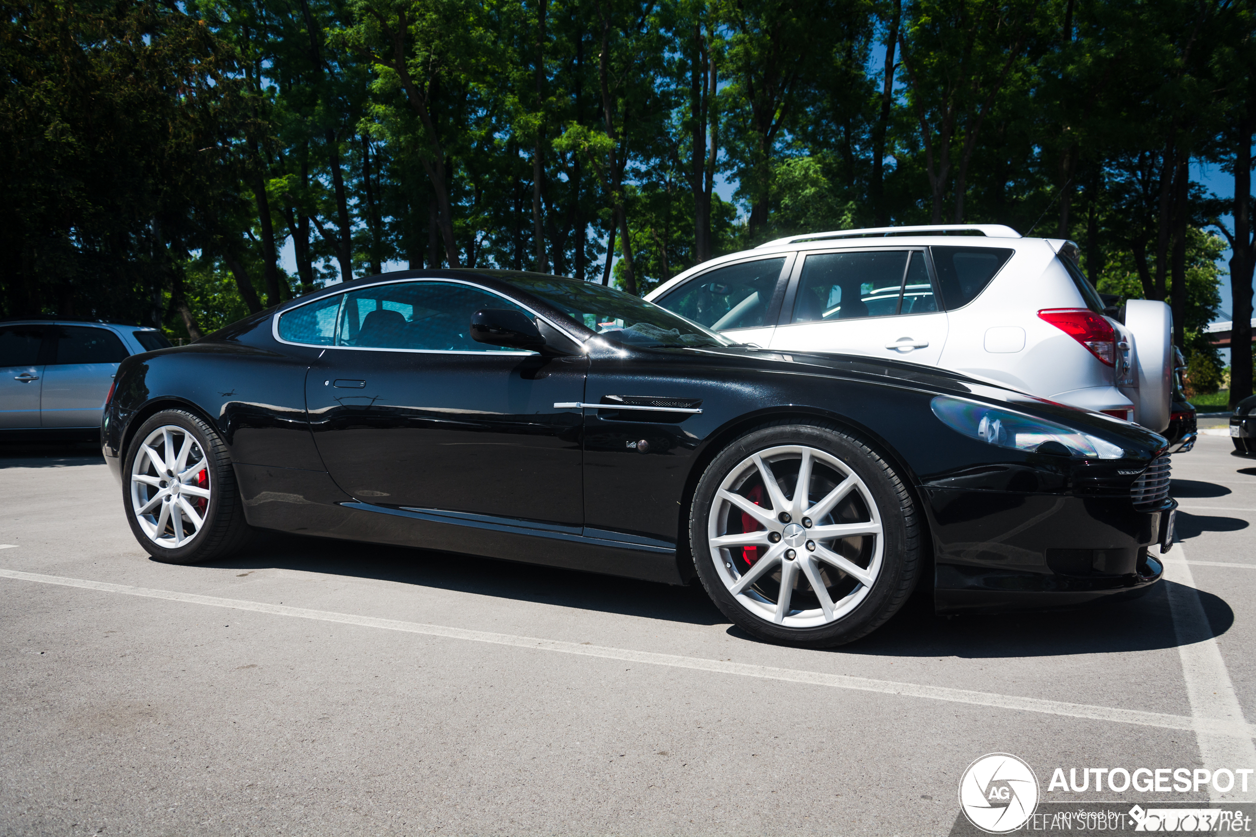 Aston Martin DB9