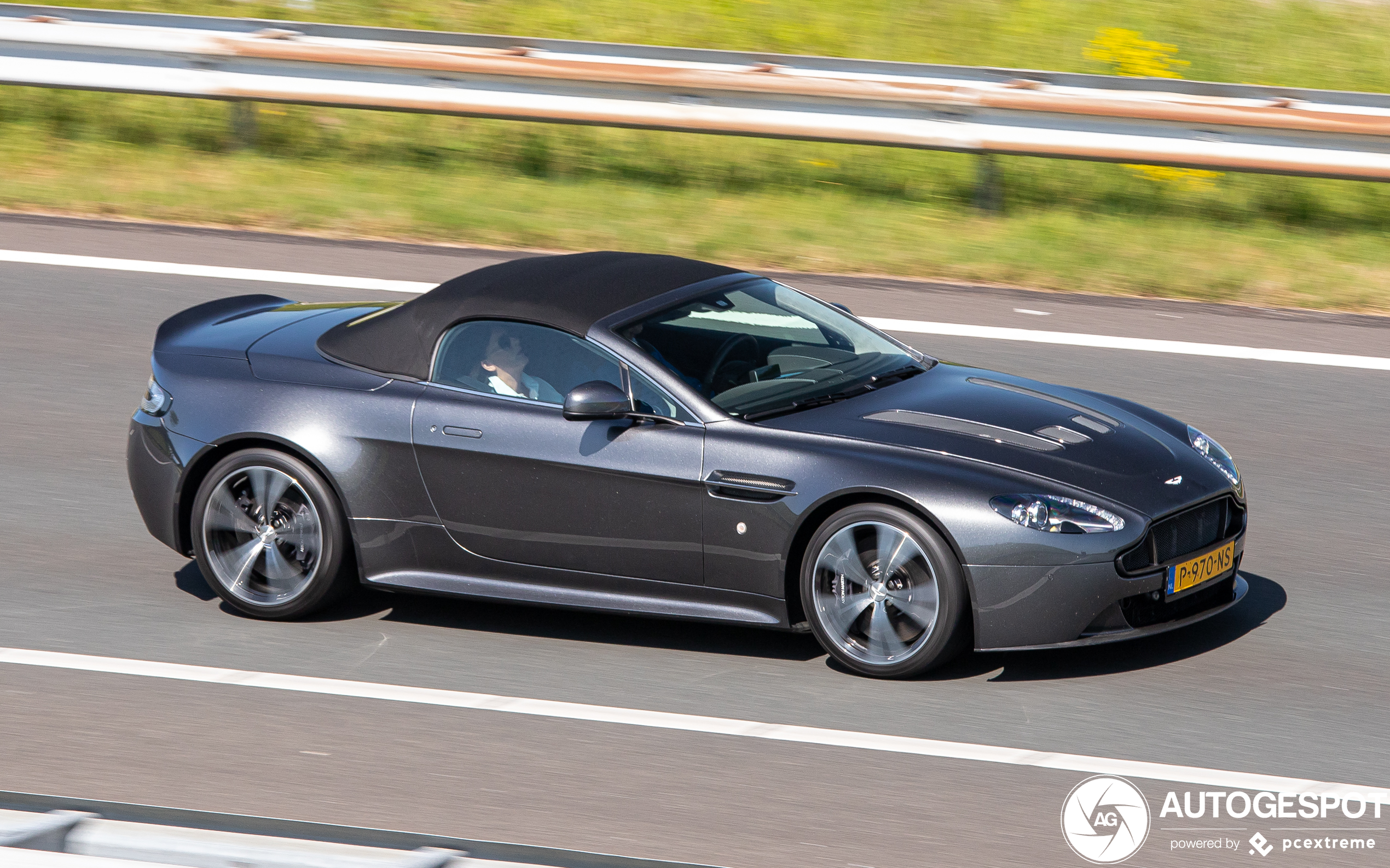 Aston Martin V12 Vantage S Roadster