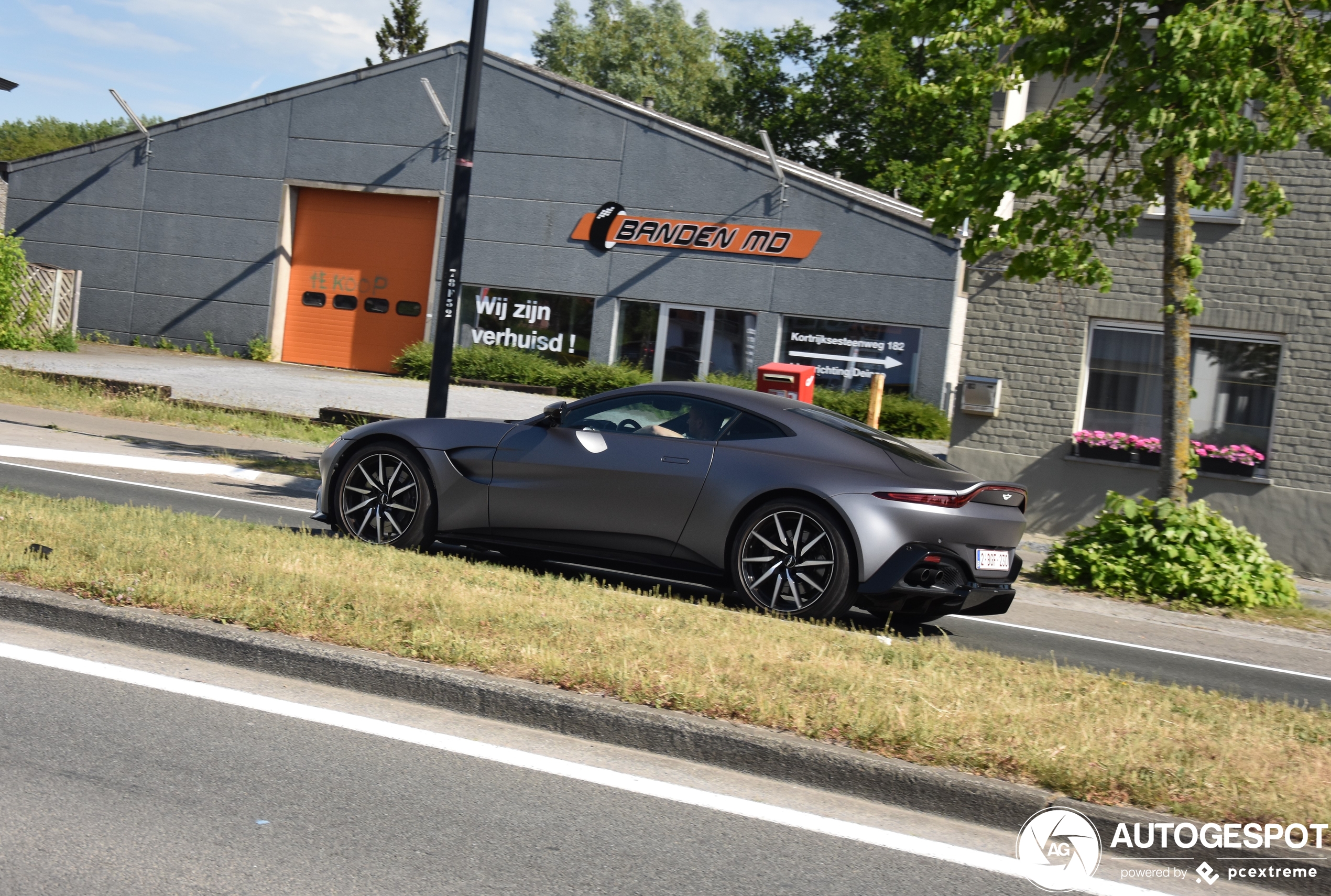 Aston Martin V8 Vantage 2018