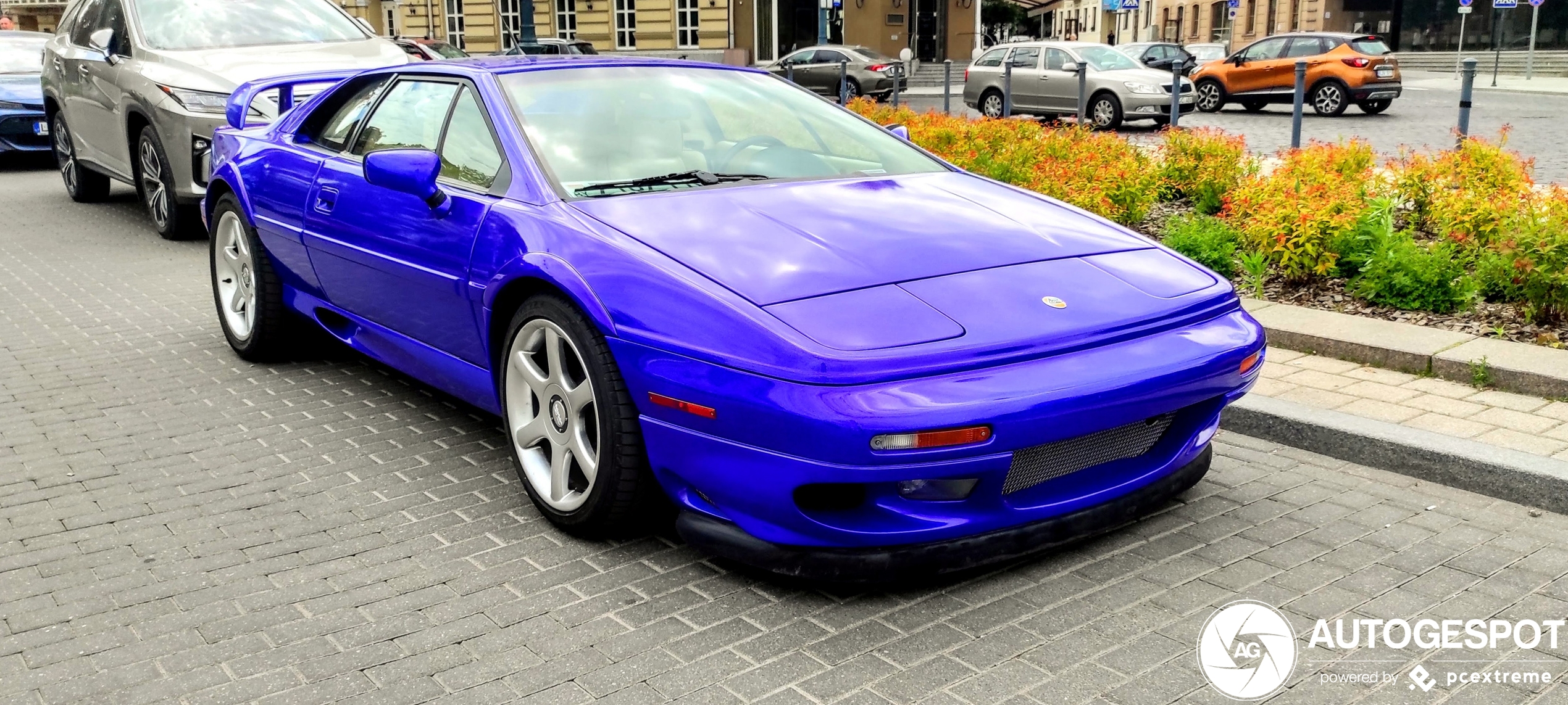 Lotus Esprit V8