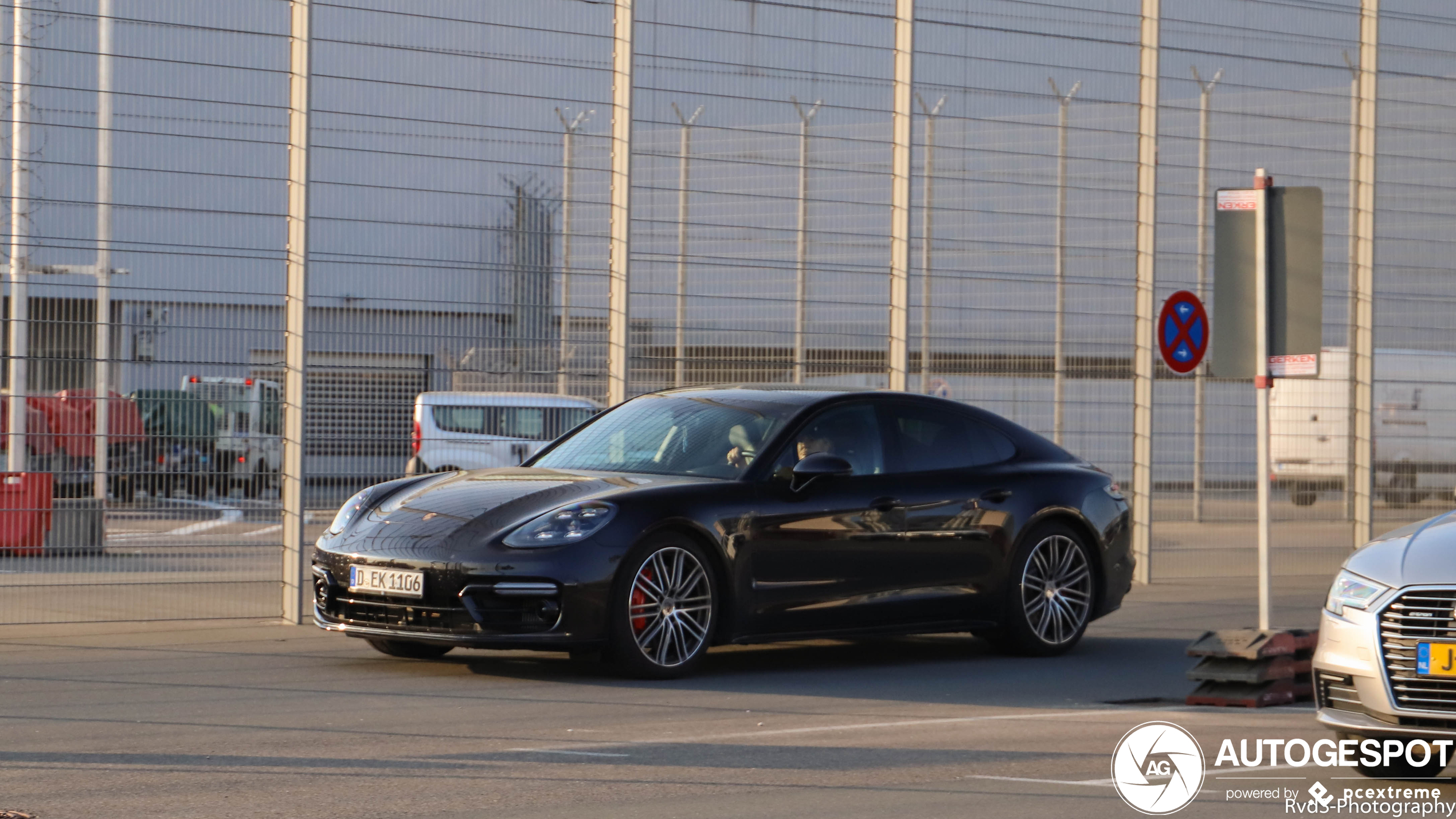 Porsche 971 Panamera Turbo