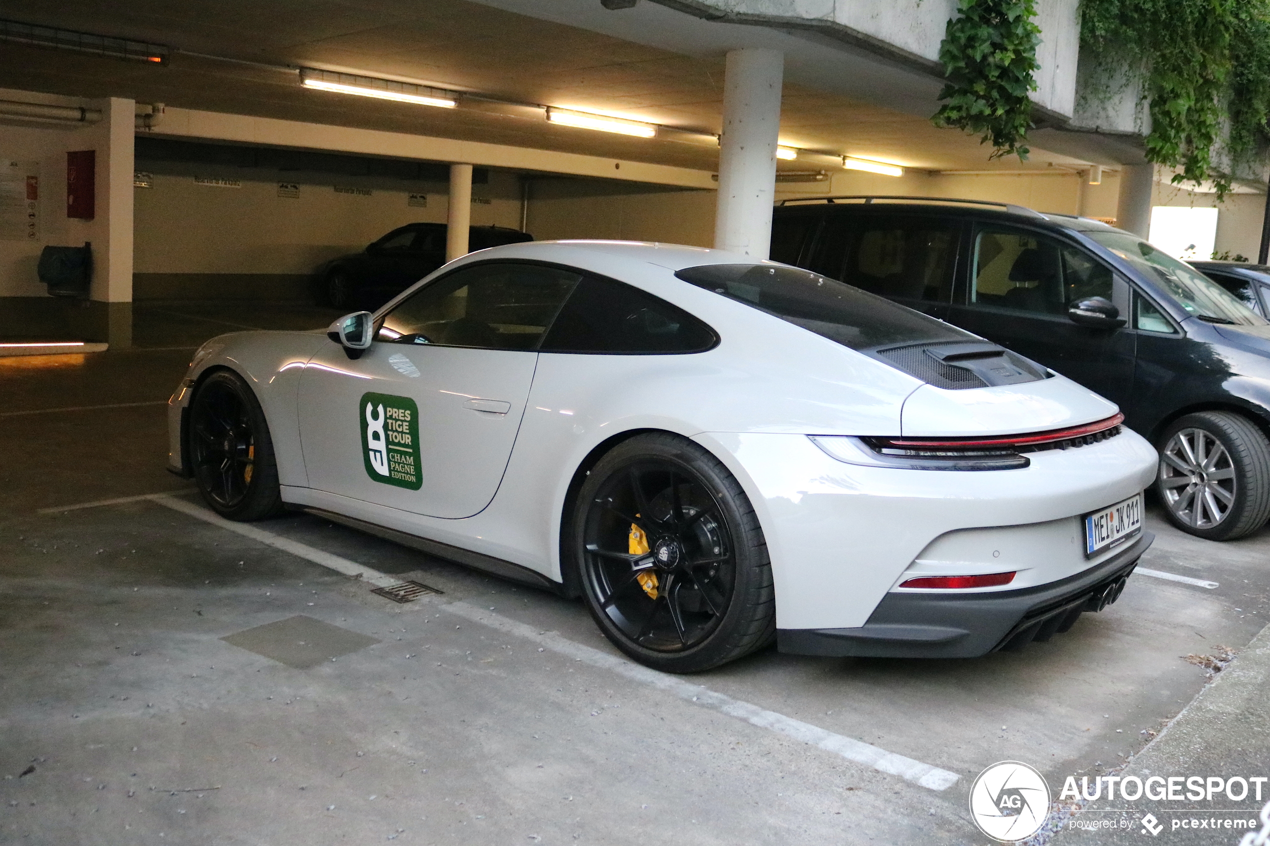 Porsche 992 GT3 Touring