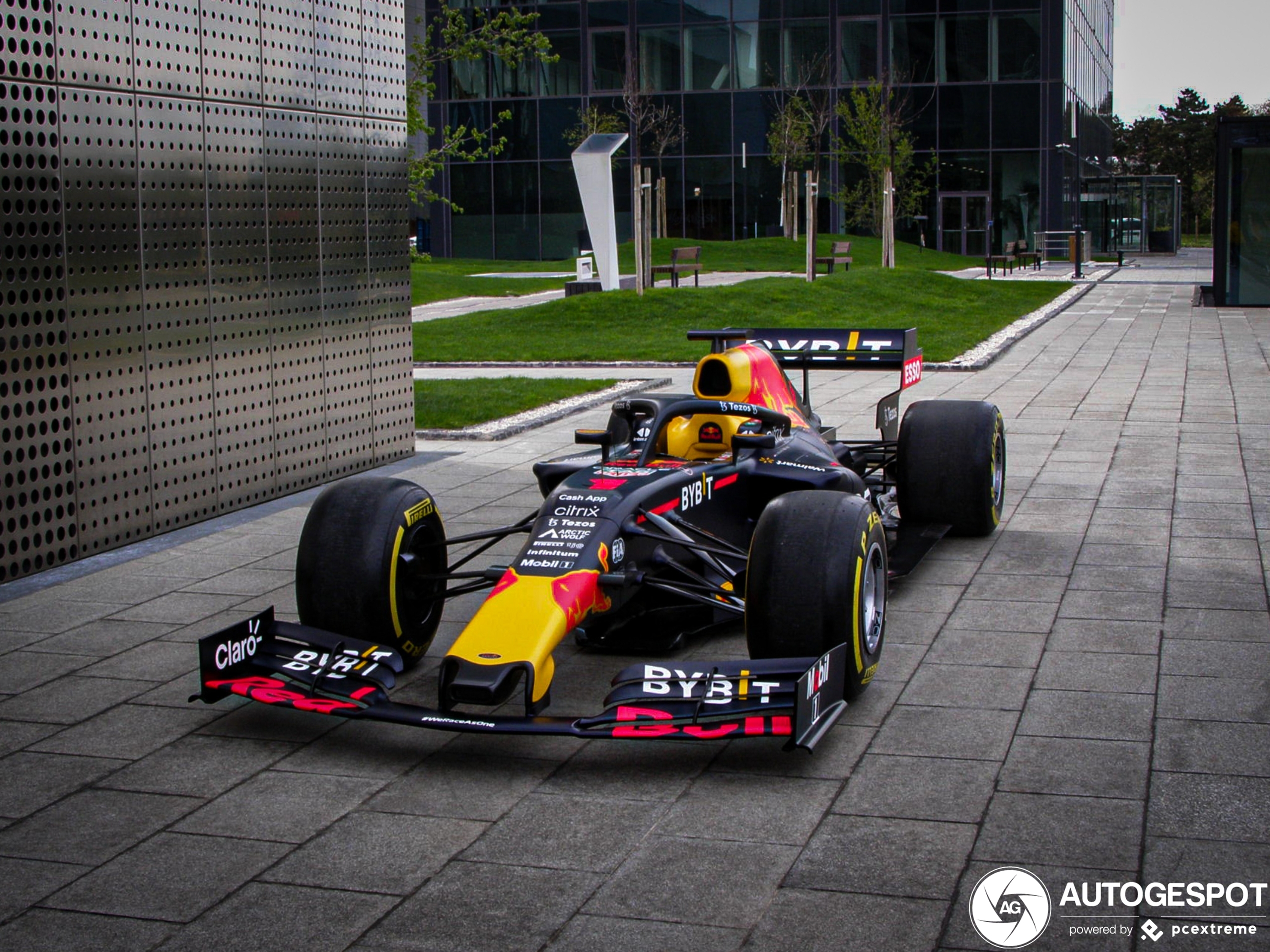 Red Bull Racing RB13