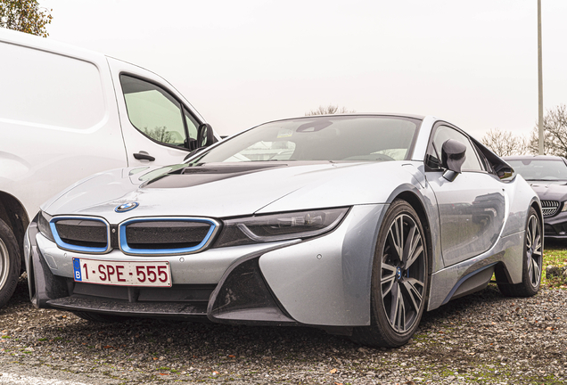 BMW i8