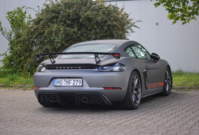 Porsche 718 Cayman GT4