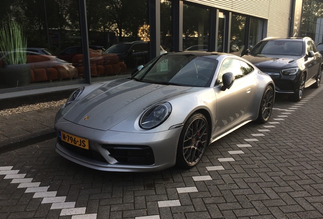 Porsche 992 Carrera 4S