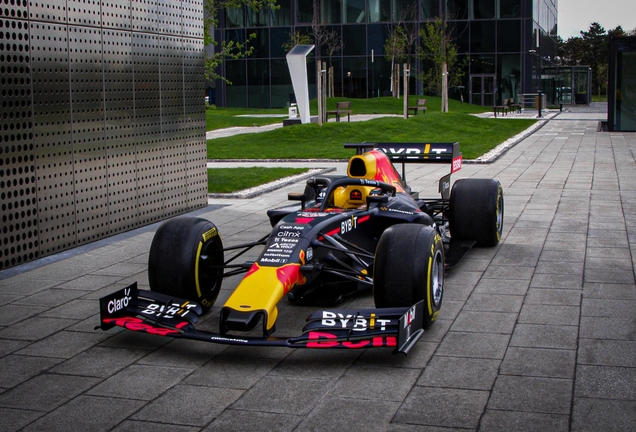 Red Bull Racing RB13