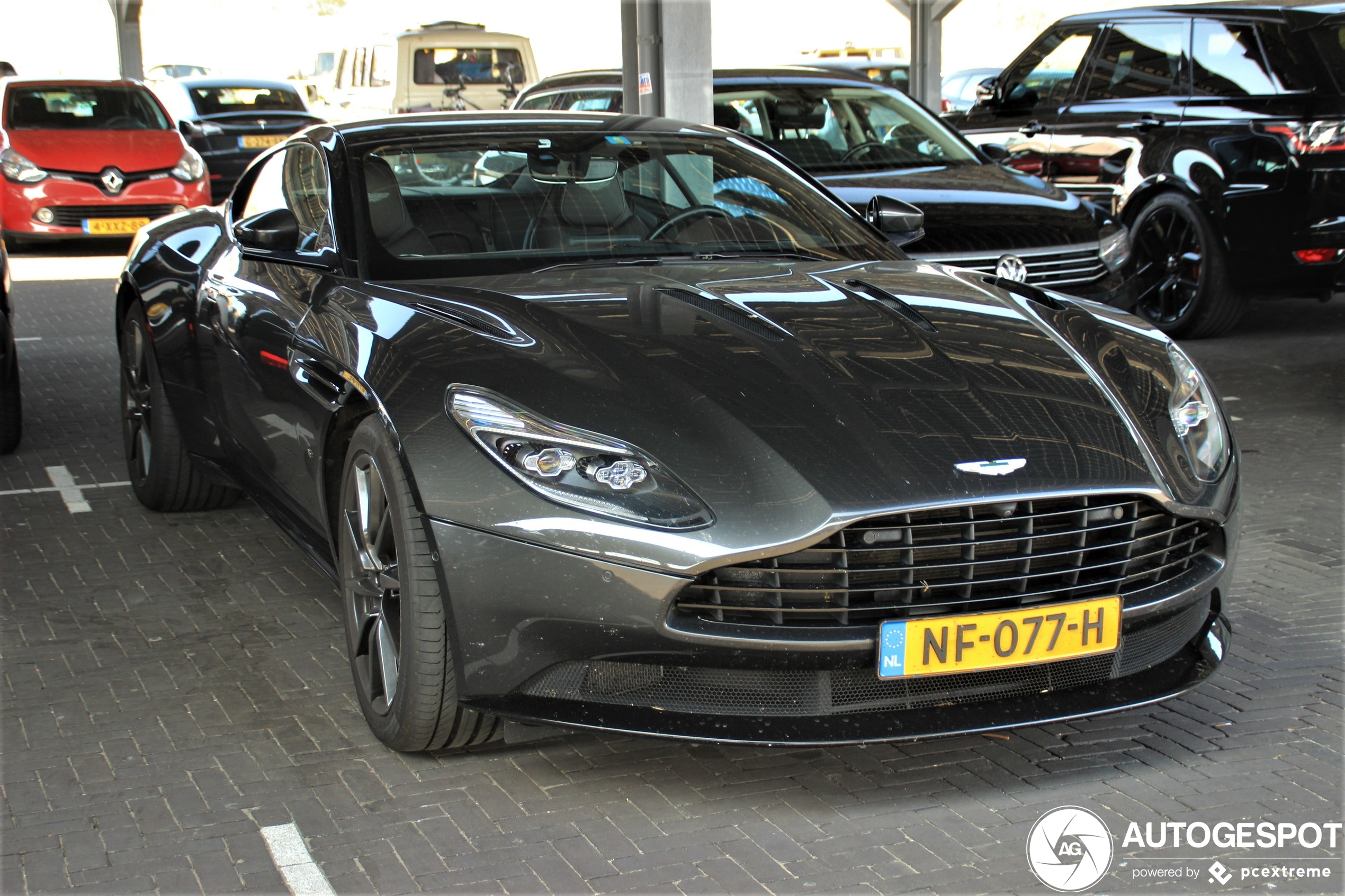 Aston Martin DB11