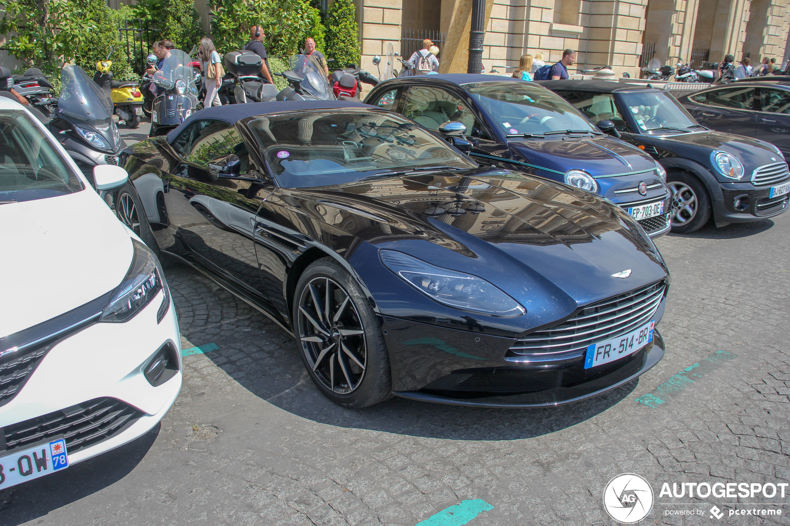 Aston Martin DB11 V8 Volante