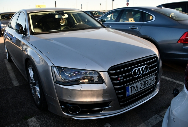 Audi S8 D4