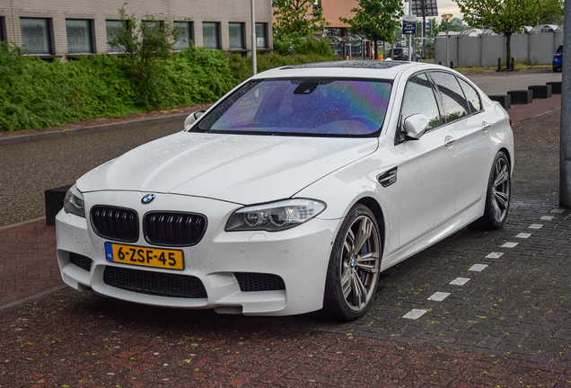 BMW M5 F10 2011