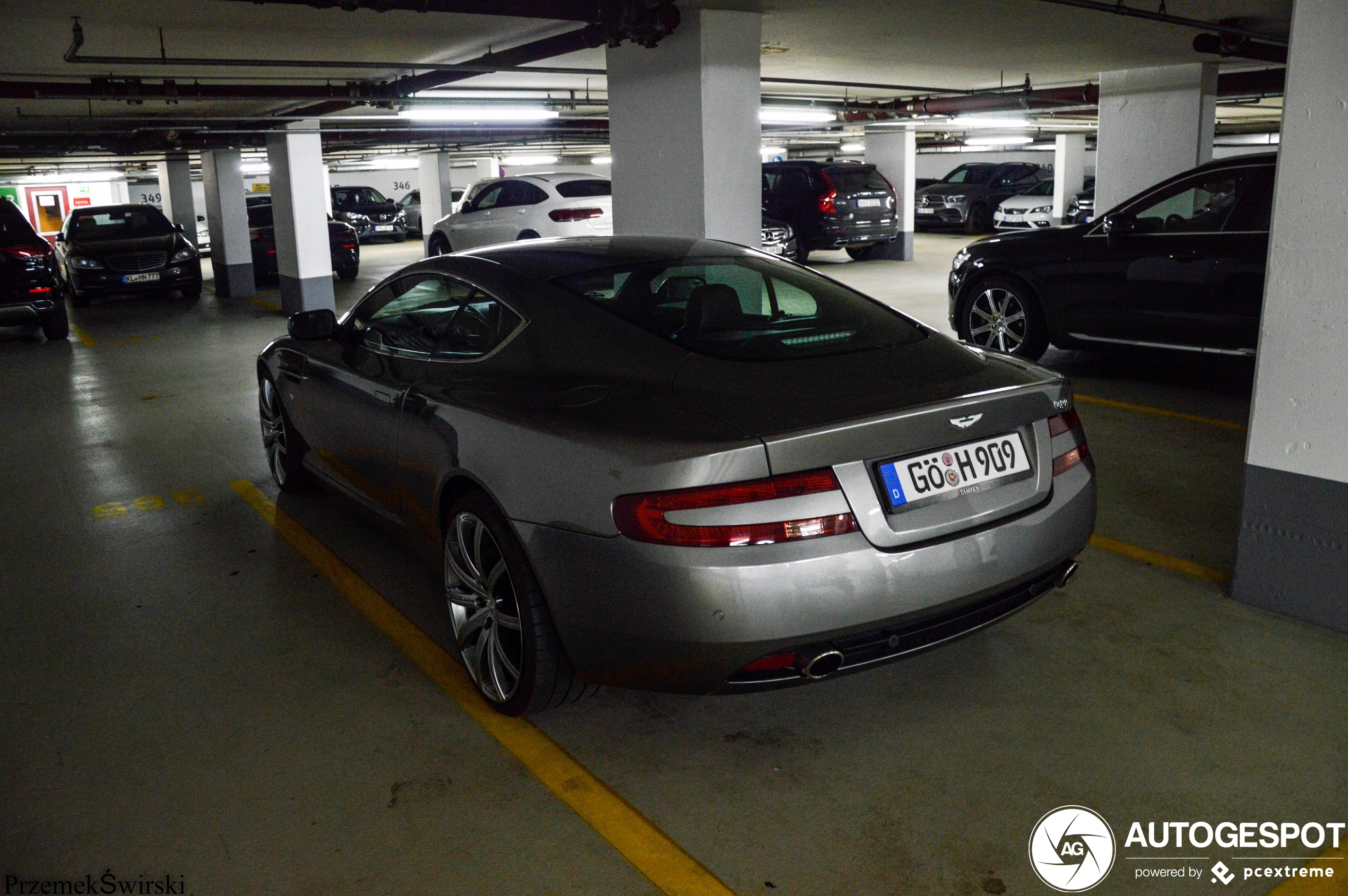 Aston Martin DB9