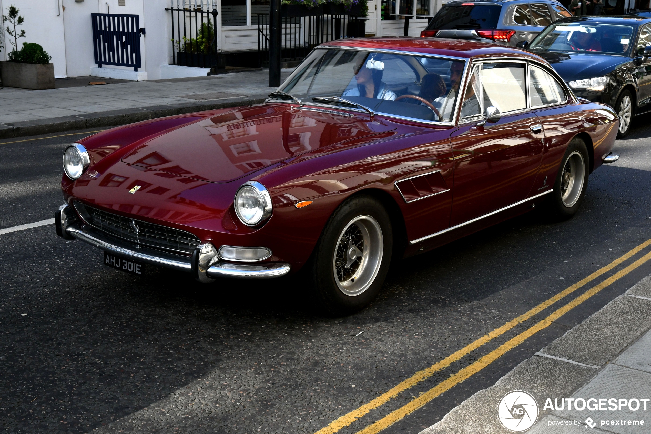 Ferrari 330 GT 2+2 Series II