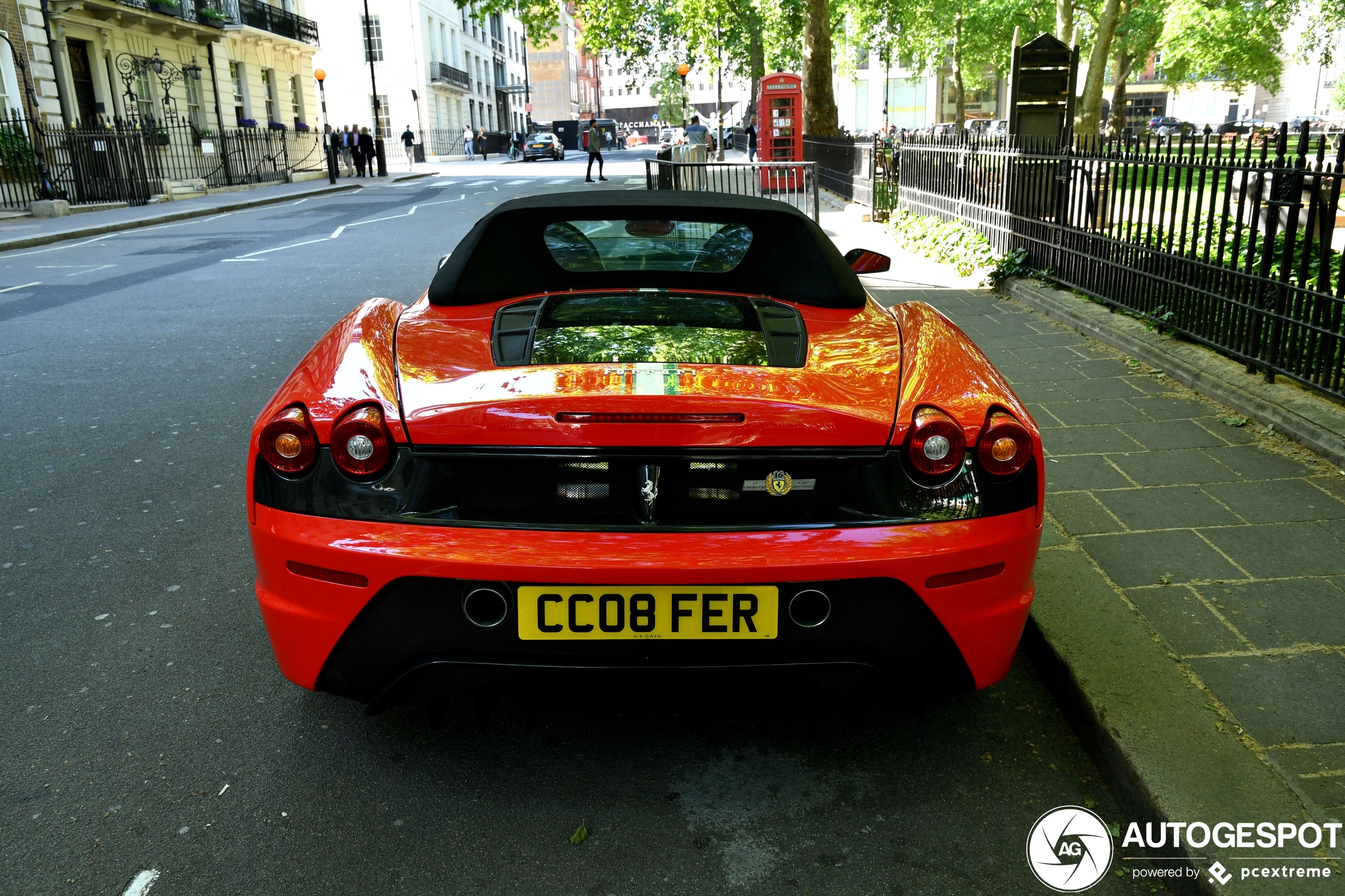 Ferrari Scuderia Spider 16M