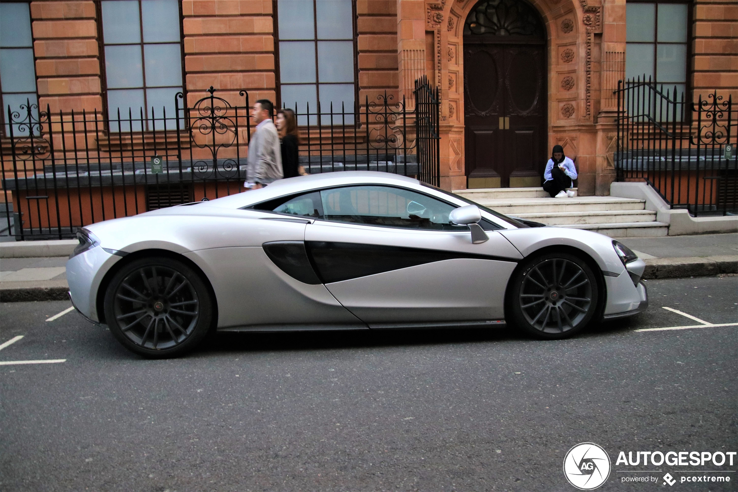 McLaren 570S