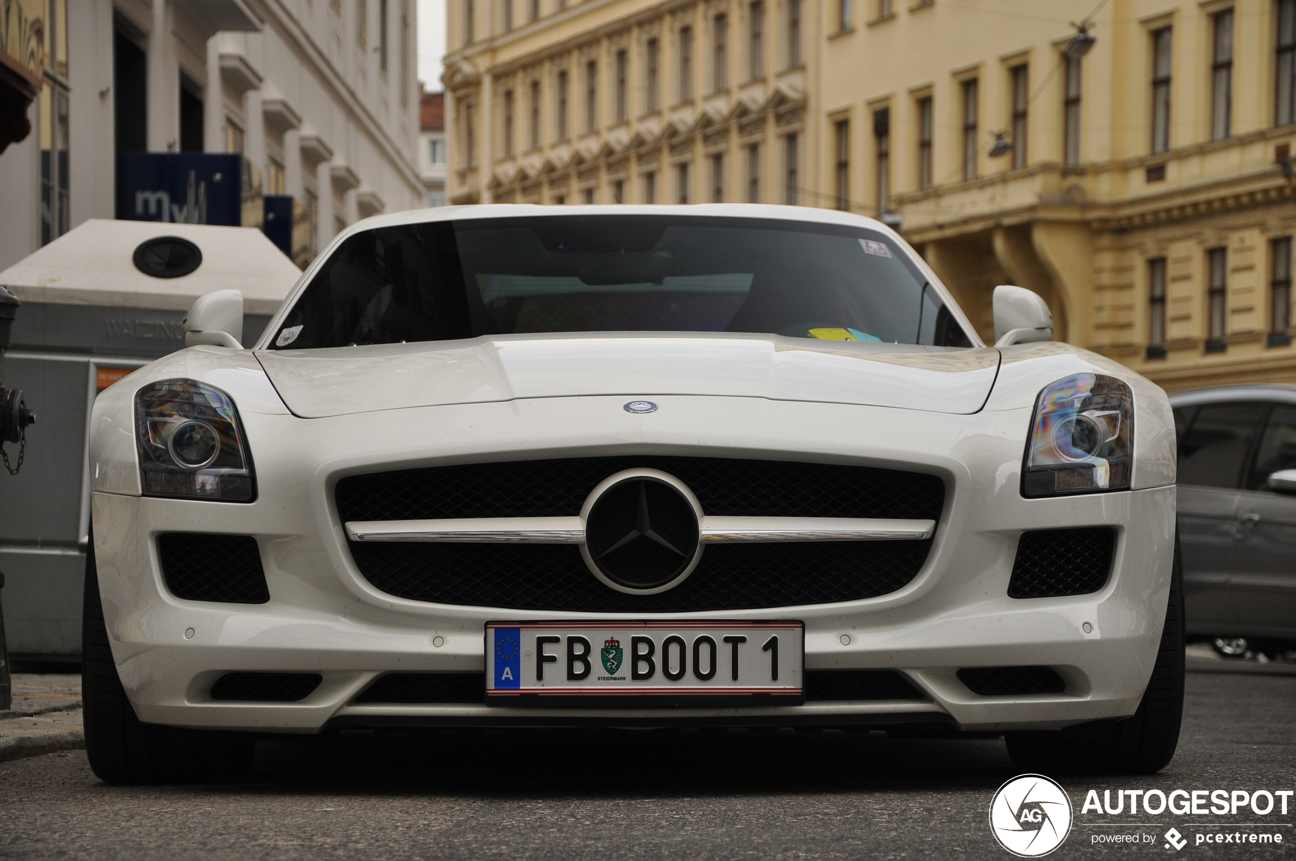 Mercedes-Benz SLS AMG