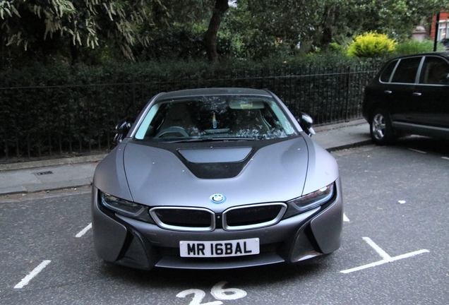 BMW i8