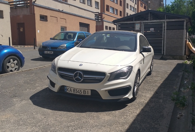 Mercedes-Benz CLA 45 AMG C117