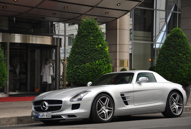 Mercedes-Benz SLS AMG