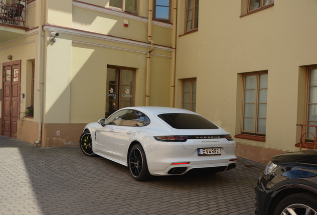 Porsche 971 Panamera Turbo S E-Hybrid