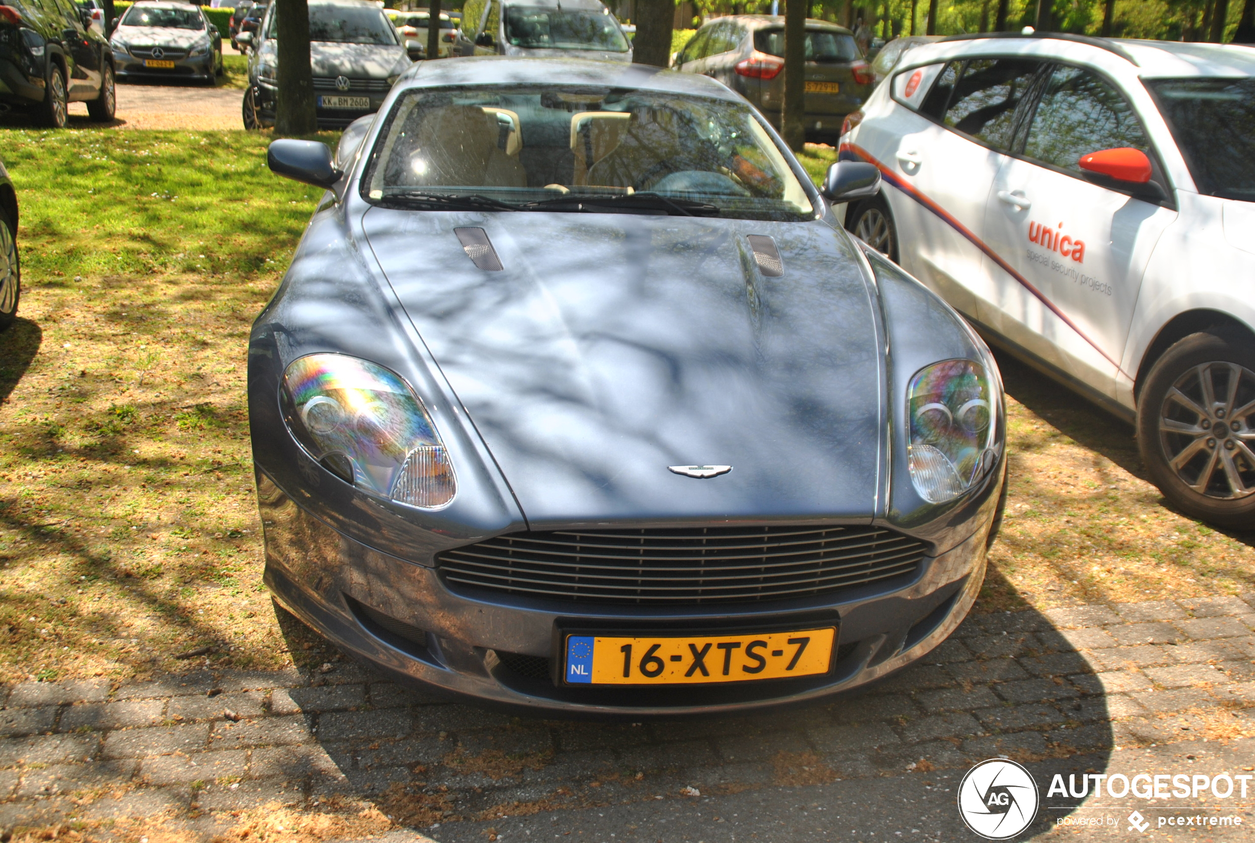 Aston Martin DB9