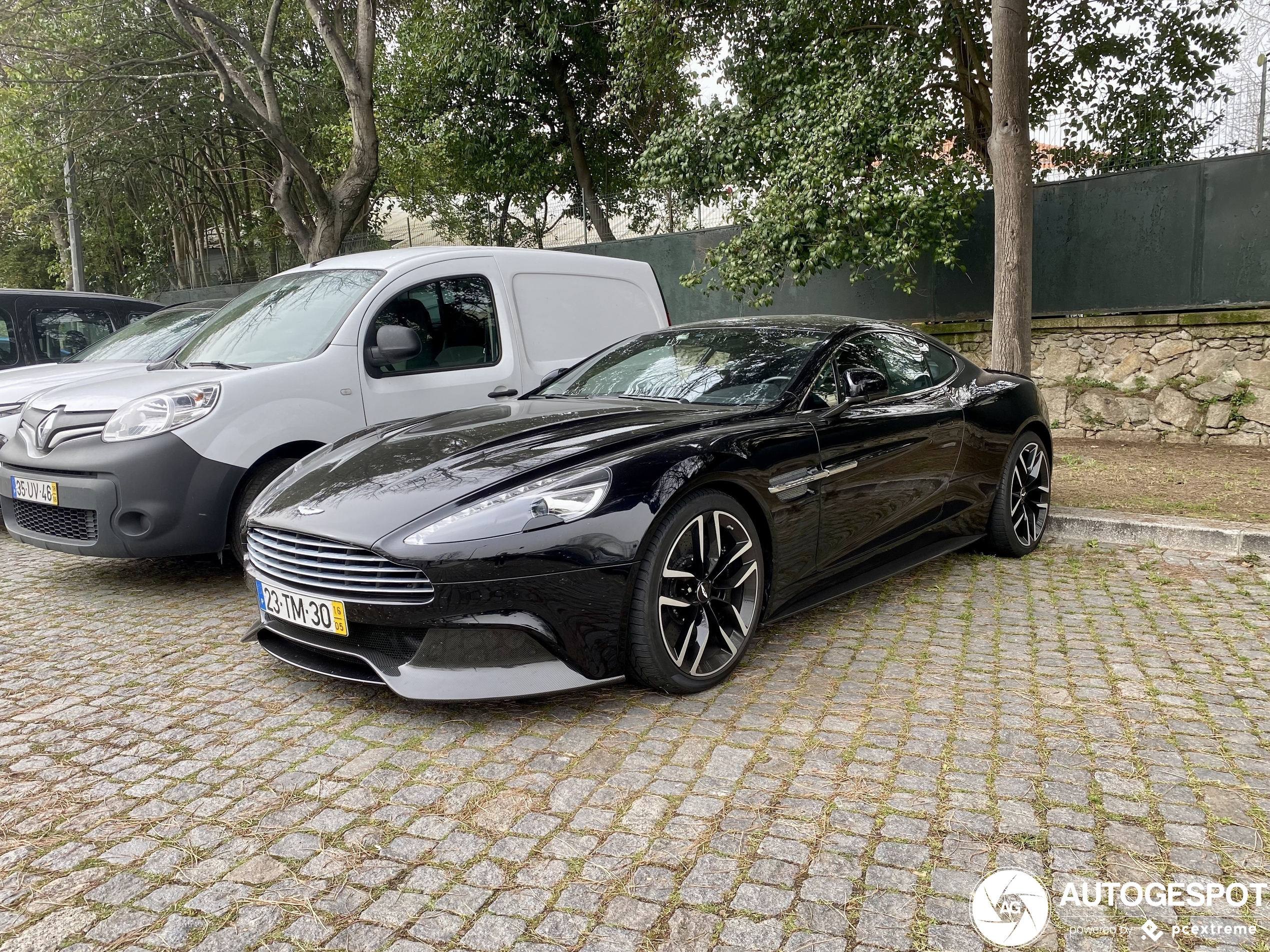 Aston Martin Vanquish 2013