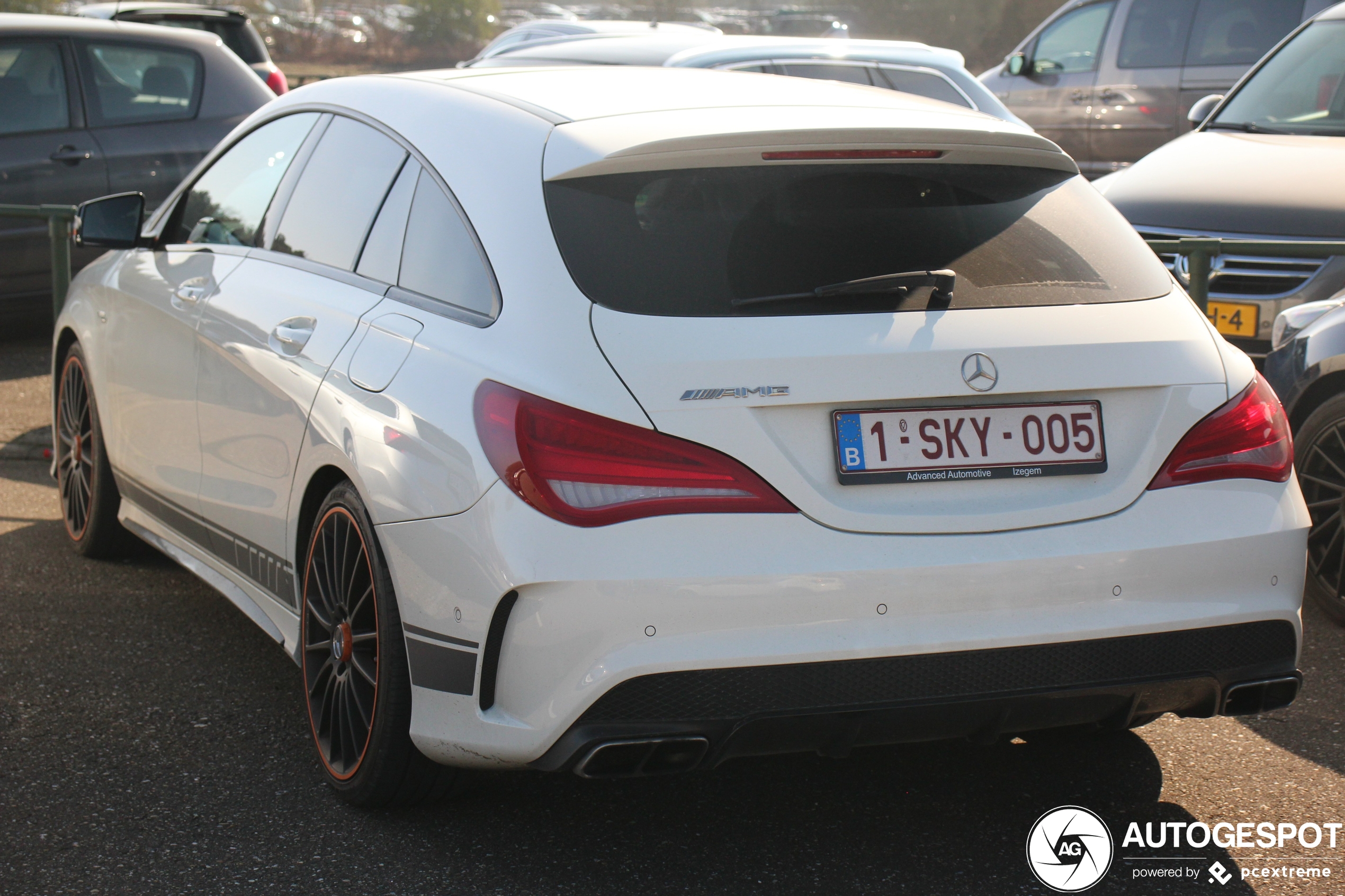 Mercedes-AMG CLA 45 Shooting Brake OrangeArt Edition