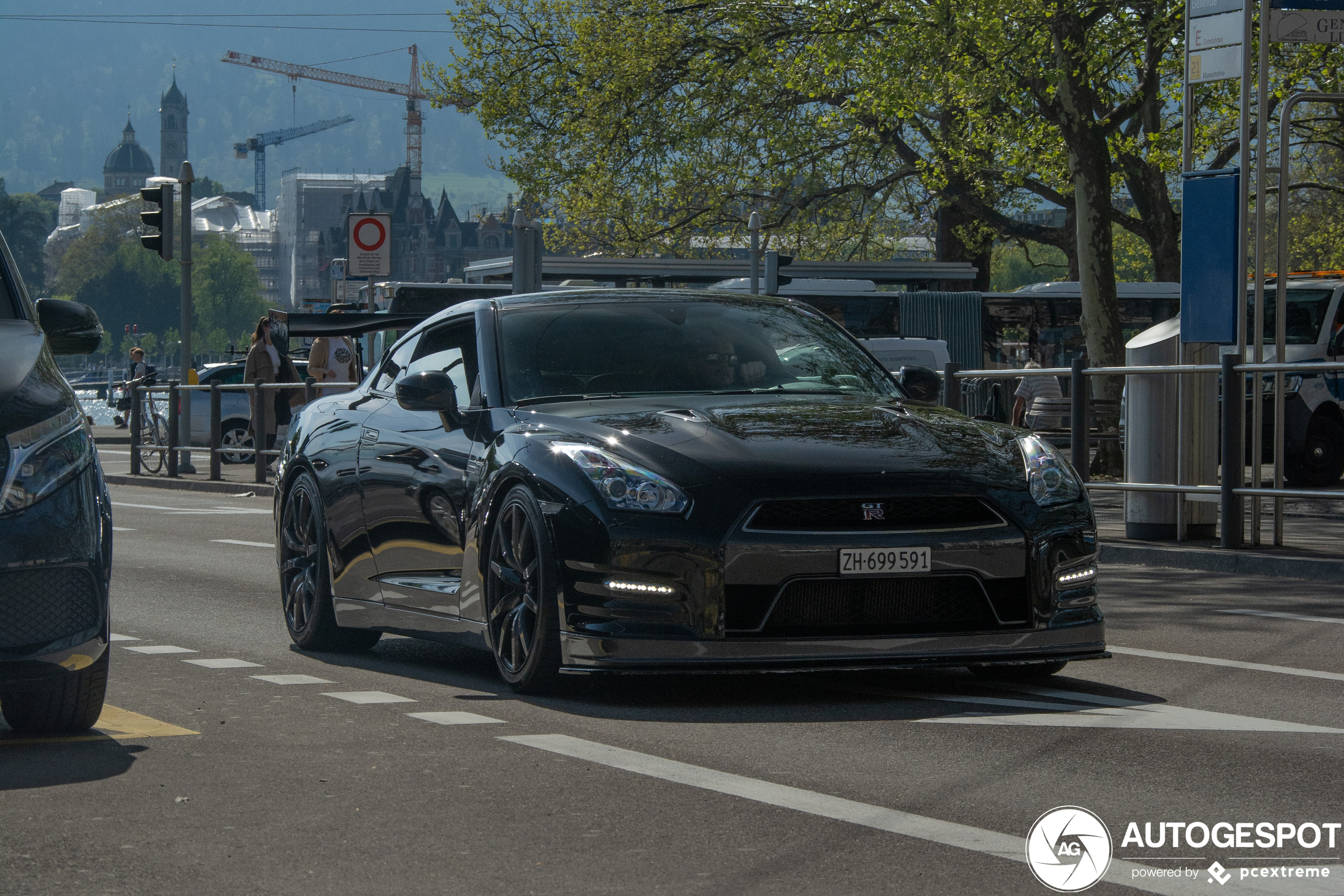 Nissan GT-R 2014