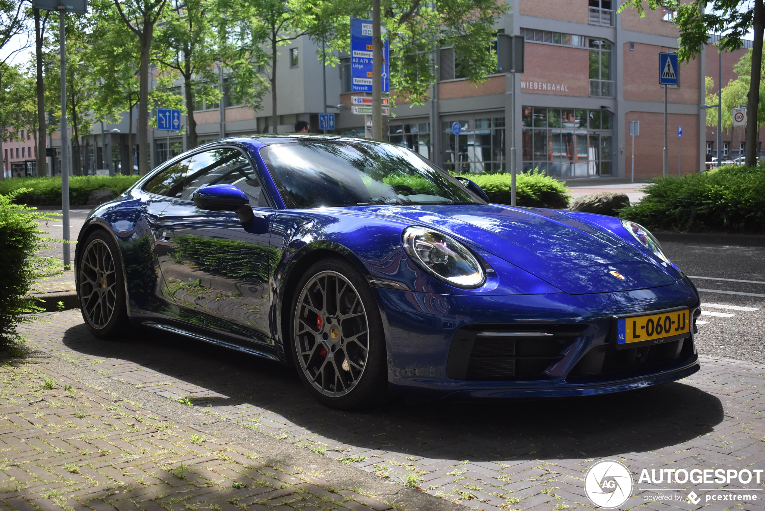 Porsche 992 Carrera 4S