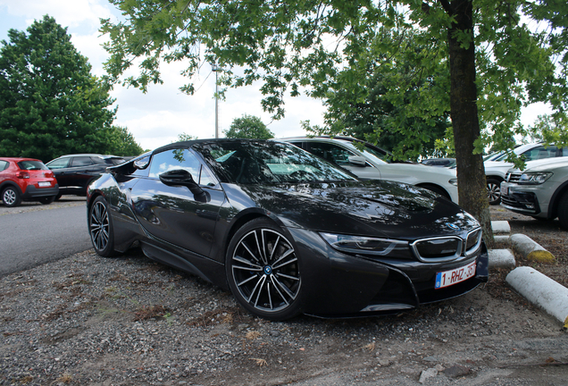 BMW i8 Roadster