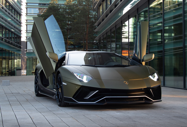 Lamborghini Aventador LP780-4 Ultimae Roadster