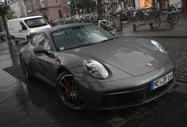 Porsche 992 Carrera 4S