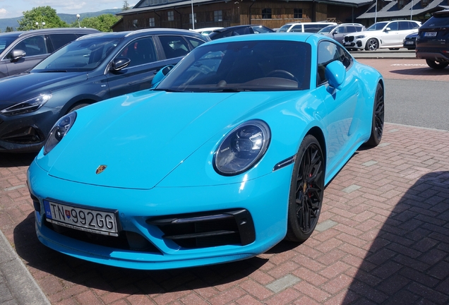 Porsche 992 Carrera 4S